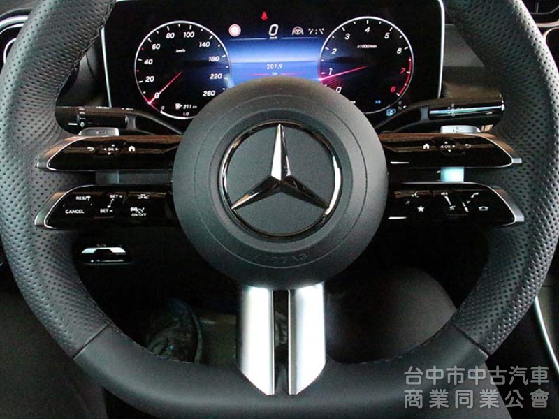 ⭕正25年出廠全新車⭕大滿配✅通風加熱椅✅P20輔助駕駛✅拖車勾✅多光束✅抬顯✅柏林✅側踏板⭕保固最長7年⭕新車利率