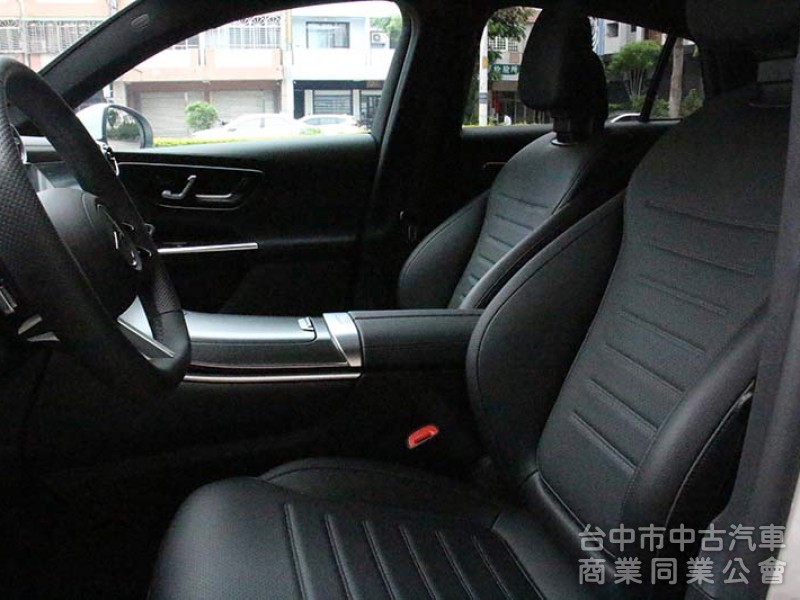⭕正25年出廠全新車⭕大滿配✅通風加熱椅✅P20輔助駕駛✅拖車勾✅多光束✅抬顯✅柏林✅側踏板⭕保固最長7年⭕新車利率