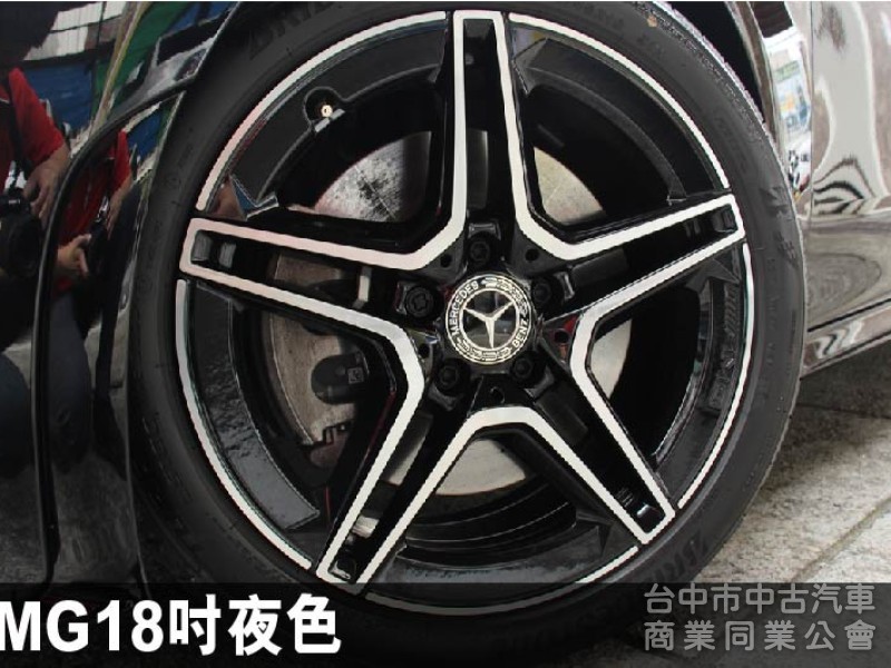 正22年出廠✅就要4MATIC四輪傳動✅正23P輔助✅雙10.25吋螢幕✅環景✅ACC跟車✅夜色✅全景天窗✅新車利率