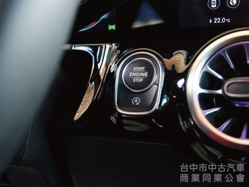 ⭕23年⭕全網最低價✅AMG✅四輪傳動✅ACC跟車✅多光束頭燈✅全景天窗✅雙記憶座椅⭕新車利率✅未領牌