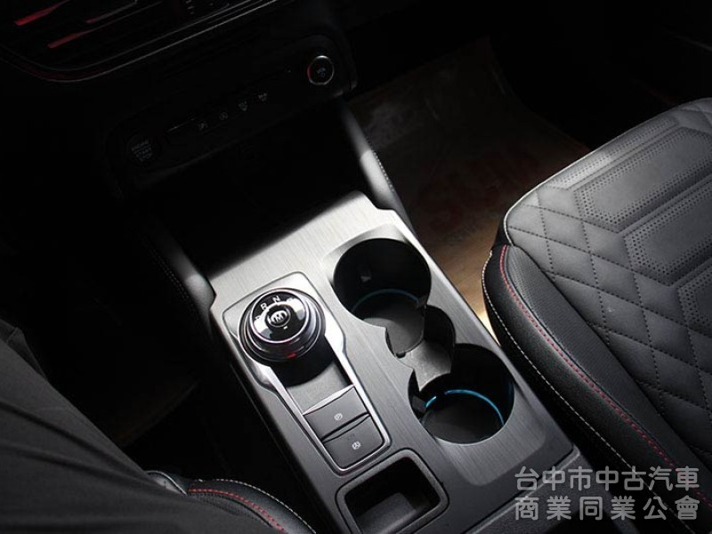 2025年⭕VIGNALE版⭕超低價⭕可全貸✅HUD抬頭顯示器✅B&O音響✅盲點✅倒車顯影✅8向電動座椅⭕實車在店