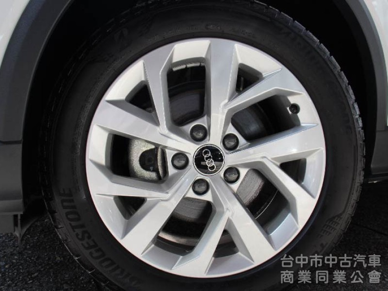 ⭕最低里程僅跑6千⭕有大6X萬價差 何必看新車⭕可全貸✅CARPLAY✅電尾門✅ACC跟車✅盲點✅免鑰匙✅全車原鈑原漆