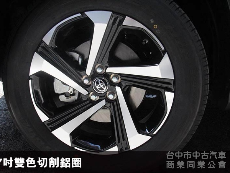 正25年出廠⭕市場熱門小休旅✅酷動版+倒車顯影✅免鑰匙✅ACC跟車✅CARPLAY連接✅全車原鈑原漆✅可全貸✅新車利率