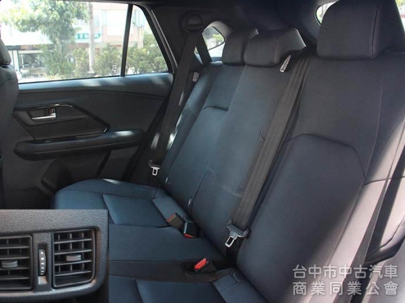 正25年出廠⭕市場熱門小休旅✅酷動版+倒車顯影✅免鑰匙✅ACC跟車✅CARPLAY連接✅全車原鈑原漆✅可全貸✅新車利率