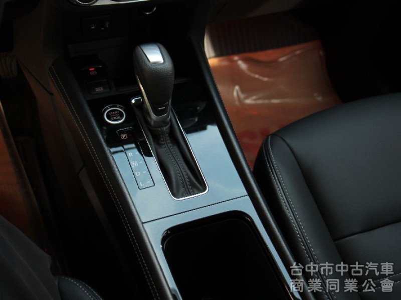 ⭕市場唯一⭕正25年出廠落地新車⭕樂咖特仕版 ✅全車黑化套件 ✅JBL音響✅360環景 ✅恆溫空調 ✅黑色尾翼⭕實車在店