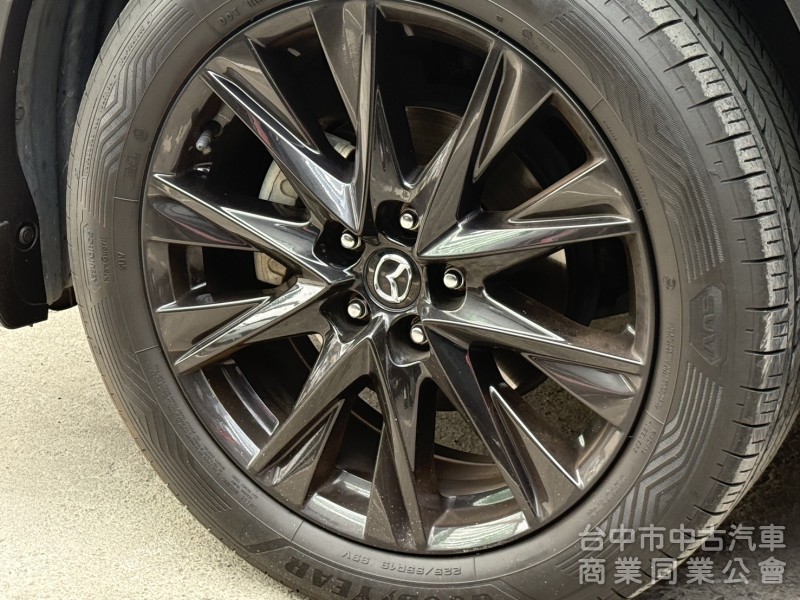 黑豔旗艦版⭕BOSE音響⭕電動椅✅黑化外觀套件✅ LV2跟車 ✅360環景✅黑化鋁圈✅抬顯⭕可全貸⭕全原廠保養⭕原鈑件