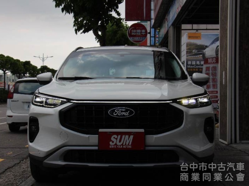 正25年⭕超低里程8000KM⭕根本新車⭕原鈑原漆✅ 360環景✅ B&o音響✅盲點✅電尾門✅無線充✅抬頭顯示⭕可全貸!