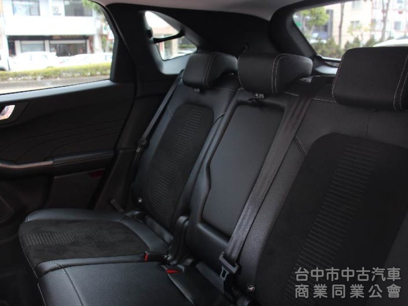 正25年⭕超低里程8000KM⭕根本新車⭕原鈑原漆✅ 360環景✅ B&o音響✅盲點✅電尾門✅無線充✅抬頭顯示⭕可全貸!