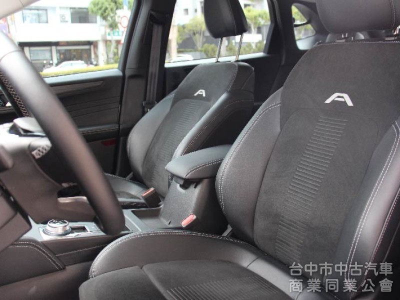 正25年⭕超低里程8000KM⭕根本新車⭕原鈑原漆✅ 360環景✅ B&o音響✅盲點✅電尾門✅無線充✅抬頭顯示⭕可全貸!