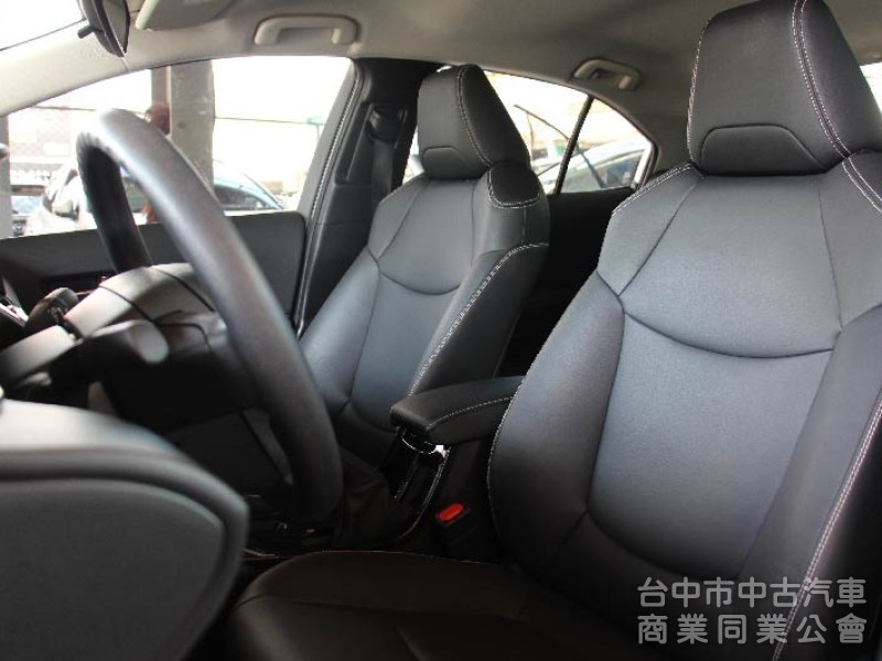 ⭕正25年出廠⭕油電豪華版✅無線CARPLAY✅倒車顯影✅盲點偵測✅全套免鑰匙✅全車原鈑件⭕全額貸⭕新車利率⭕原廠保固