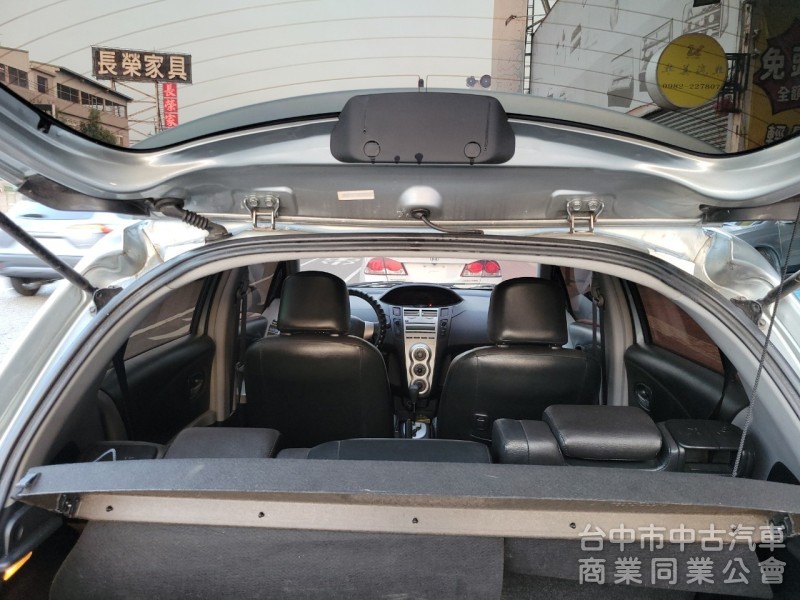 2008 年 Yaris 小鴨 皮椅，鋁圈，可認證，可全額貸款，可保固，月付3999