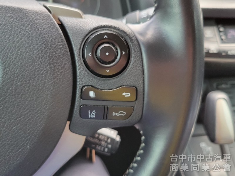 2020年式 Ct200h 1800cc 油電 白色 小改款，一手車，原廠保養，原廠Acc跟車系統，車道偏離輔助
