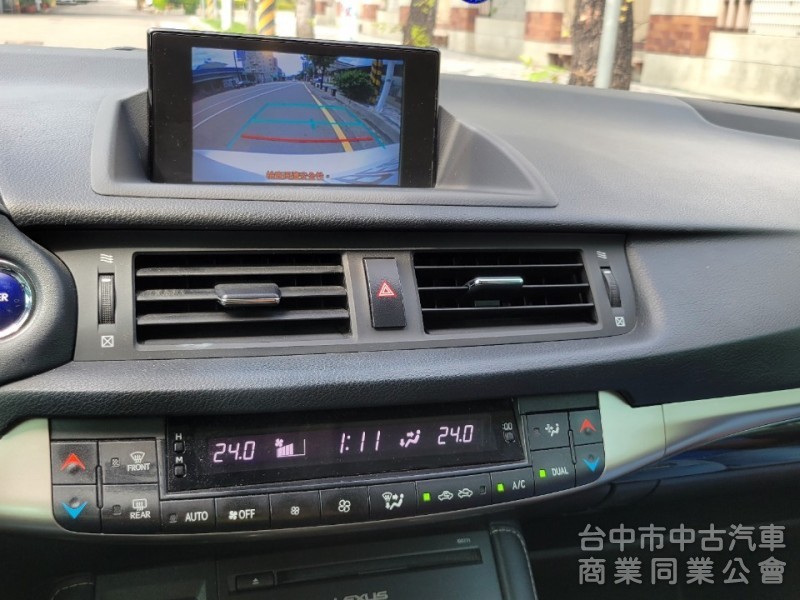 2020年式 Ct200h 1800cc 油電 白色 小改款，一手車，原廠保養，原廠Acc跟車系統，車道偏離輔助