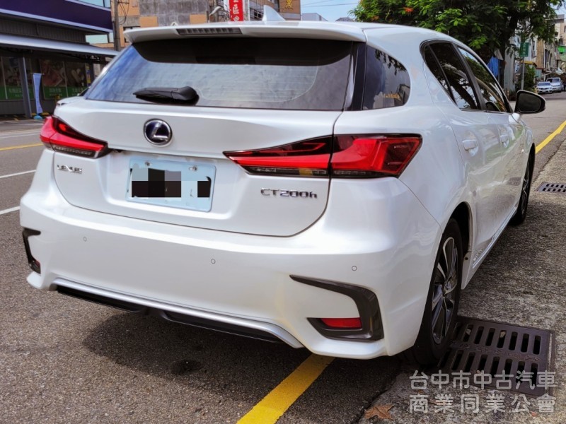 2020年式 Ct200h 1800cc 油電 白色 小改款，一手車，原廠保養，原廠Acc跟車系統，車道偏離輔助