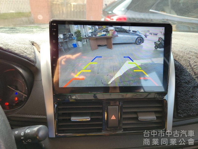 2015 年 豐田 Yaris 原鈑件，安卓機，倒車顯影，實車實價。