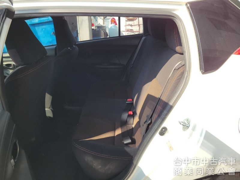 2015 年 豐田 Yaris 原鈑件，安卓機，倒車顯影，實車實價。