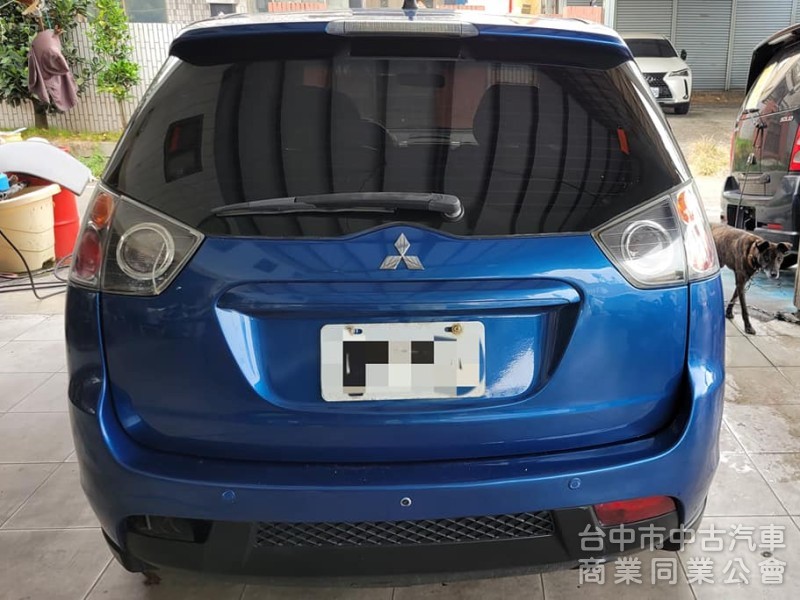 2011 年 可魯多Colt plus 五門 io版 燻黑頭燈，賽車座椅，空力套件，安全氣囊，可認證。