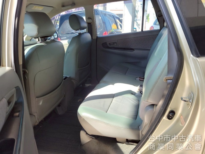 2011 年 豐田 Innova 伊諾瓦 2.7L 可領貨車牌，一年稅金1.3萬， 一手車，里程12萬，皮椅，鋁圈，車況