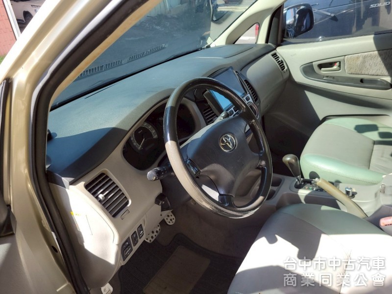 2011 年 豐田 Innova 伊諾瓦 2.7L 可領貨車牌，一年稅金1.3萬， 一手車，里程12萬，皮椅，鋁圈，車況