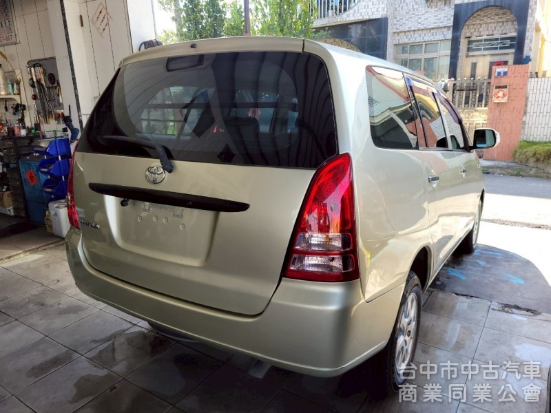 2011 年 豐田 Innova 伊諾瓦 2.7L 可領貨車牌，一年稅金1.3萬， 一手車，里程12萬，皮椅，鋁圈，車況