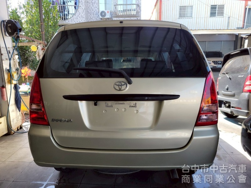 2011 年 豐田 Innova 伊諾瓦 2.7L 可領貨車牌，一年稅金1.3萬， 一手車，里程12萬，皮椅，鋁圈，車況