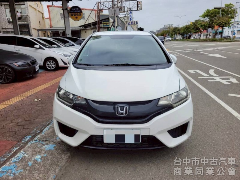 2015 年 FIT S版 里程16萬，恆溫，定速，安卓機，倒車顯影，方向盤快撥鍵，原鈑件，可全額貸款。