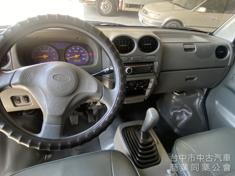 2017款 CM13MPW 銀色 中華Veryca1.3小貨車
