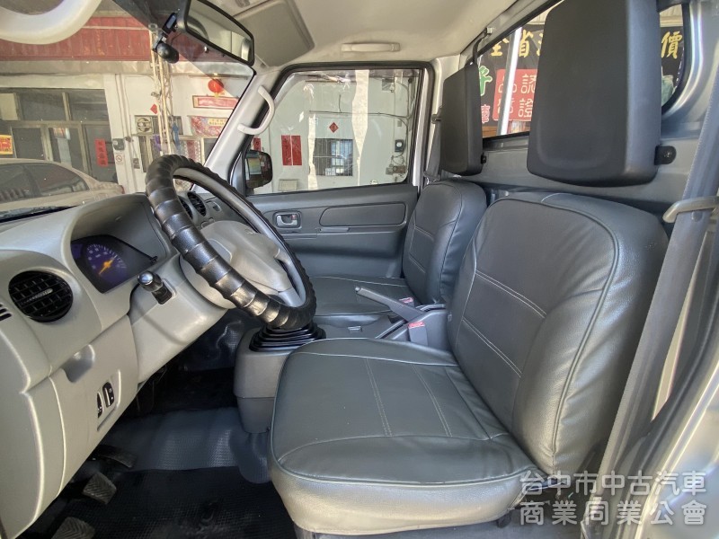 2017款 CM13MPW 銀色 中華Veryca1.3小貨車