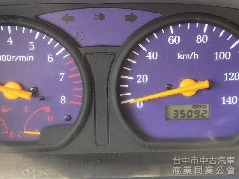 2017款 CM13MPW 銀色 中華Veryca1.3小貨車