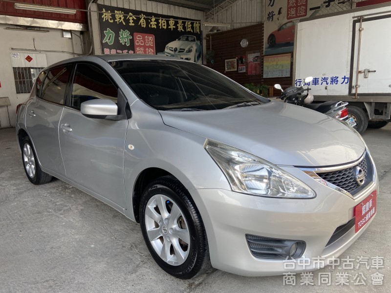 Nissan Tiida 2013款 Tiida 銀色
