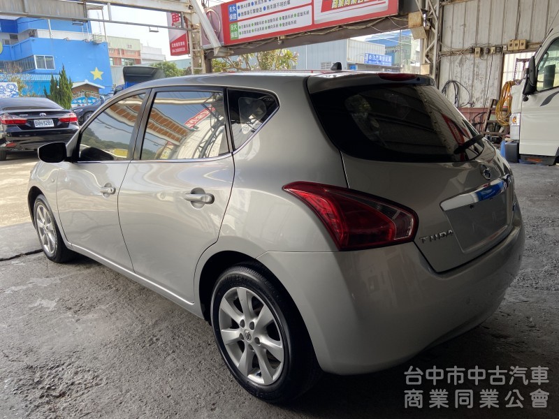 Nissan Tiida 2013款 Tiida 銀色