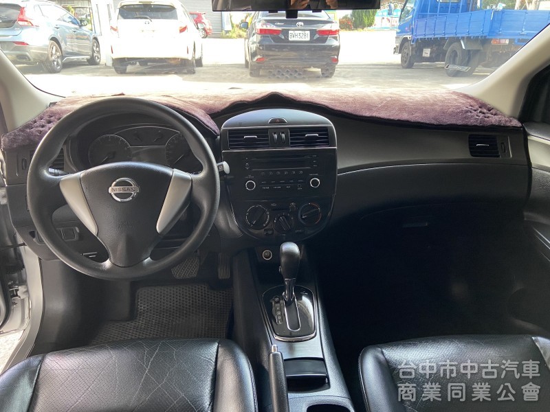 Nissan Tiida 2013款 Tiida 銀色