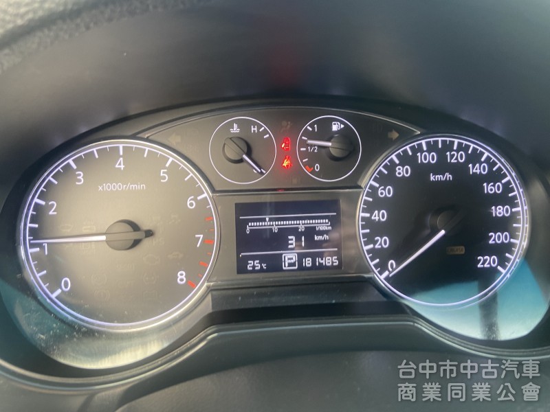 Nissan Tiida 2013款 Tiida 銀色