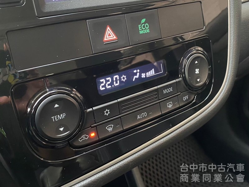 2016年 三菱 Outlander 經典版 2.4