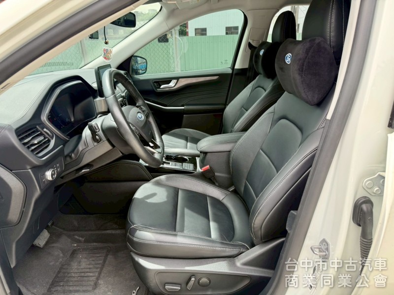 原廠保固  ikey  摸門  acc跟車定速   盲點偵測  電尾門  360影音系統  全景天窗 