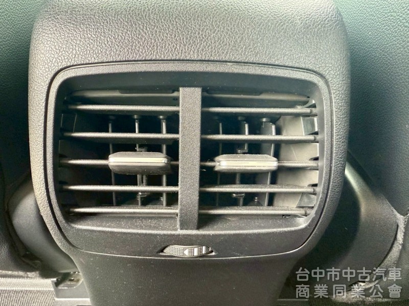 原廠保固  ikey  摸門  acc跟車定速   盲點偵測  電尾門  360影音系統  全景天窗 