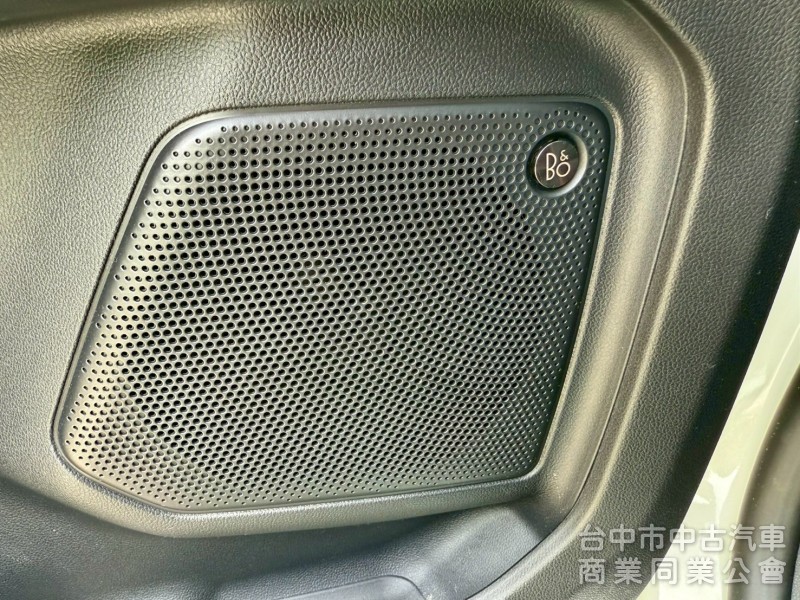 原廠保固  ikey  摸門  acc跟車定速   盲點偵測  電尾門  360影音系統  全景天窗 