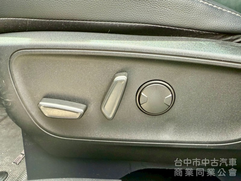 原廠保固  ikey  摸門  acc跟車定速   盲點偵測  電尾門  360影音系統  全景天窗 