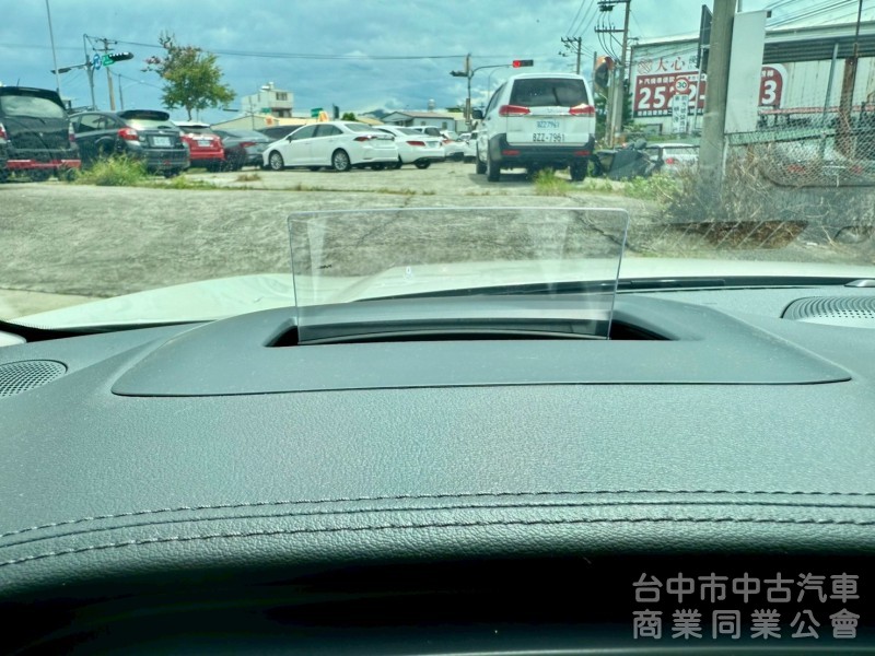 原廠保固  ikey  摸門  acc跟車定速   盲點偵測  電尾門  360影音系統  全景天窗 