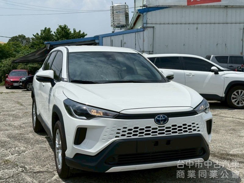 正2025年原廠保固中跑8千公里  ikey  摸門  acc跟車系統  恆溫 行車偏移  後做出風口  