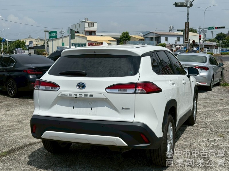 正2025年原廠保固中跑8千公里  ikey  摸門  acc跟車系統  恆溫 行車偏移  後做出風口  
