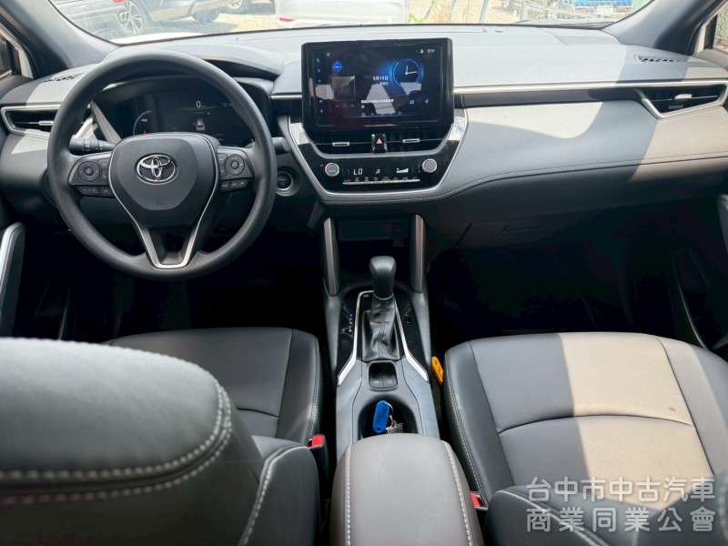 正2025年原廠保固中跑8千公里  ikey  摸門  acc跟車系統  恆溫 行車偏移  後做出風口  