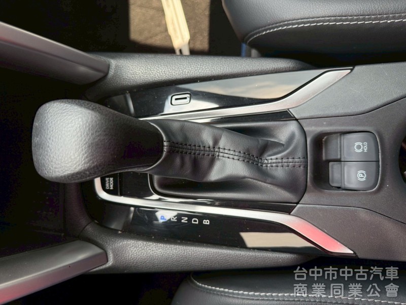 正2025年原廠保固中跑8千公里  ikey  摸門  acc跟車系統  恆溫 行車偏移  後做出風口  