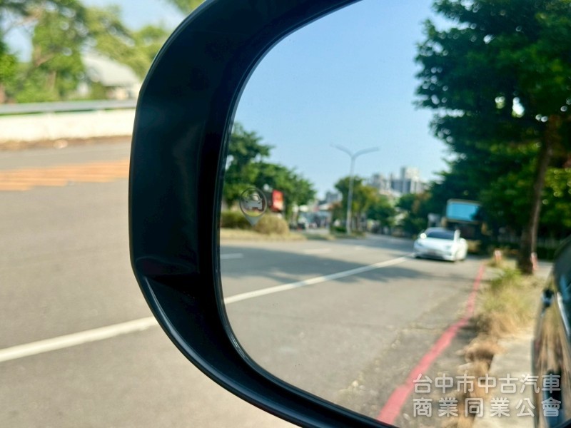 acc跟車系統  恆溫 行車偏移  後做出風口  