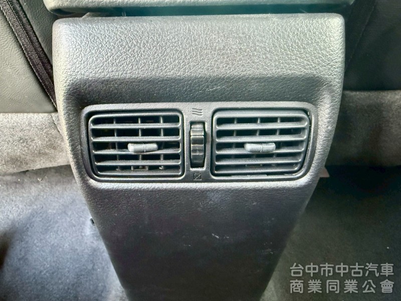 I-TIIDA 1.6 五門掀背 配備 ikey  摸門  定速   盲點偵測  影音系統