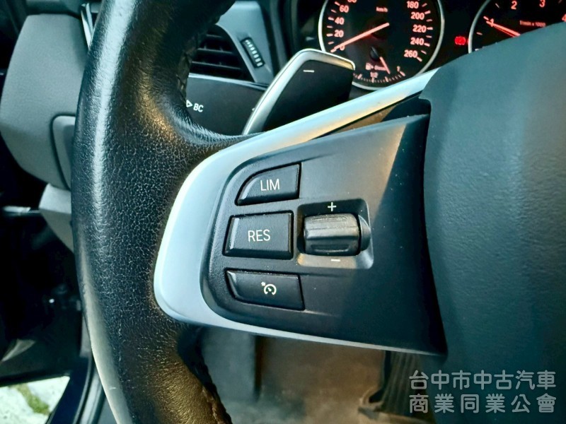 BMW 218D 五人座 柴油引擎 配備: ikey 摸門 定速 電動椅 倒車影像  後座出風口  