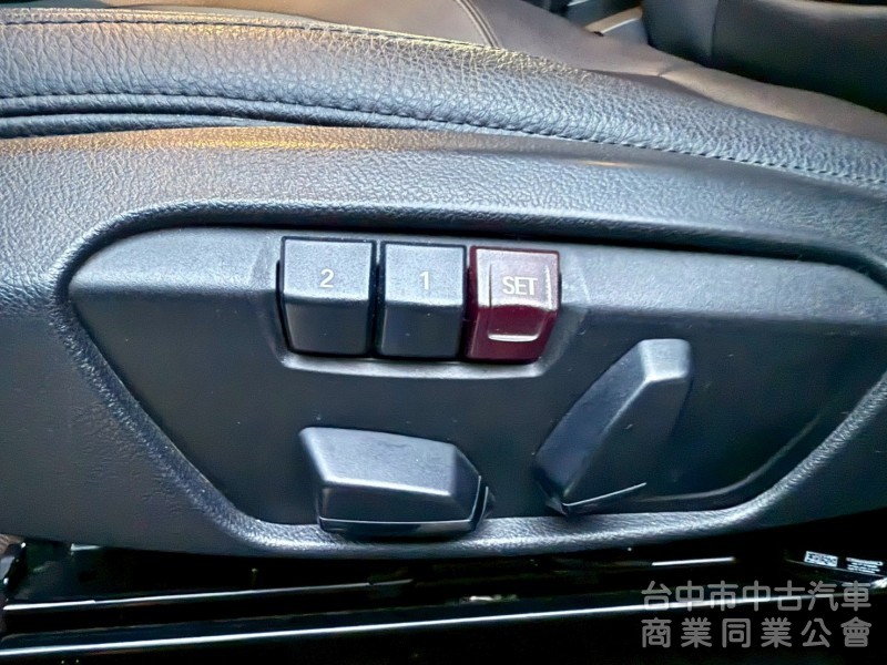 BMW 218D 五人座 柴油引擎 配備: ikey 摸門 定速 電動椅 倒車影像  後座出風口  