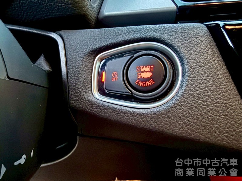 BMW 218D 五人座 柴油引擎 配備: ikey 摸門 定速 電動椅 倒車影像  後座出風口  