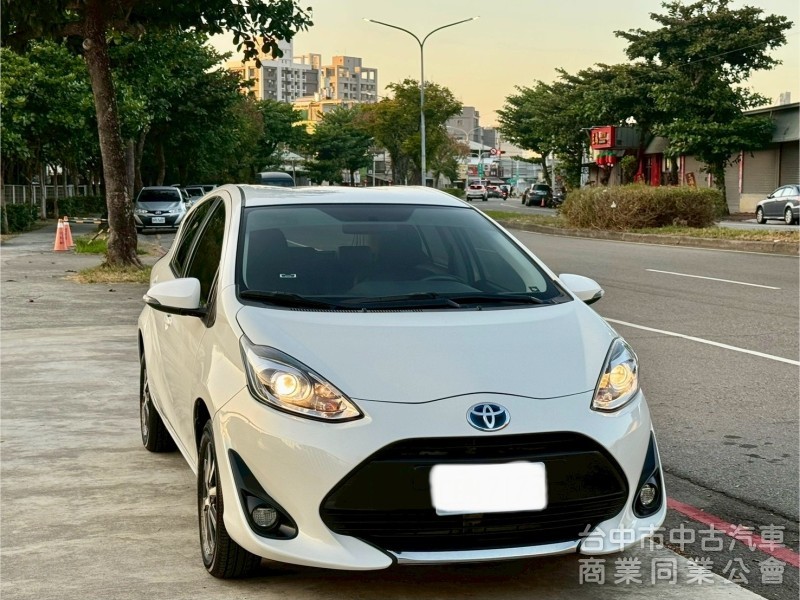Prius c 1.5油電