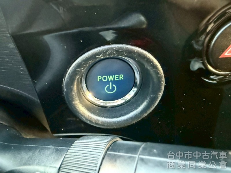 Prius c 1.5油電
